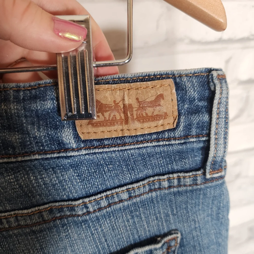 Levis Mid Rise Skinny Blue Medium Wash Denim Jeans